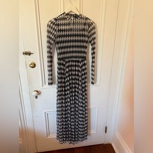 Dressed in LALA Monochrome Geometric Long Sleeve Dress